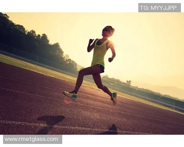 足球巨星的一天：从晨跑到赛场背后的生活点滴与心路历程