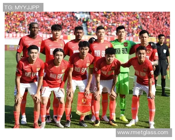 中国足球历届签约球星回顾与影响力分析