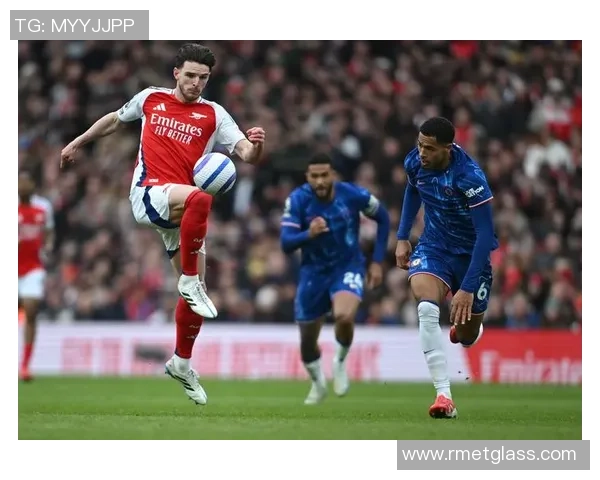 足球球星数据分析与对比探索 揭示现代足坛顶级球员的表现与趋势